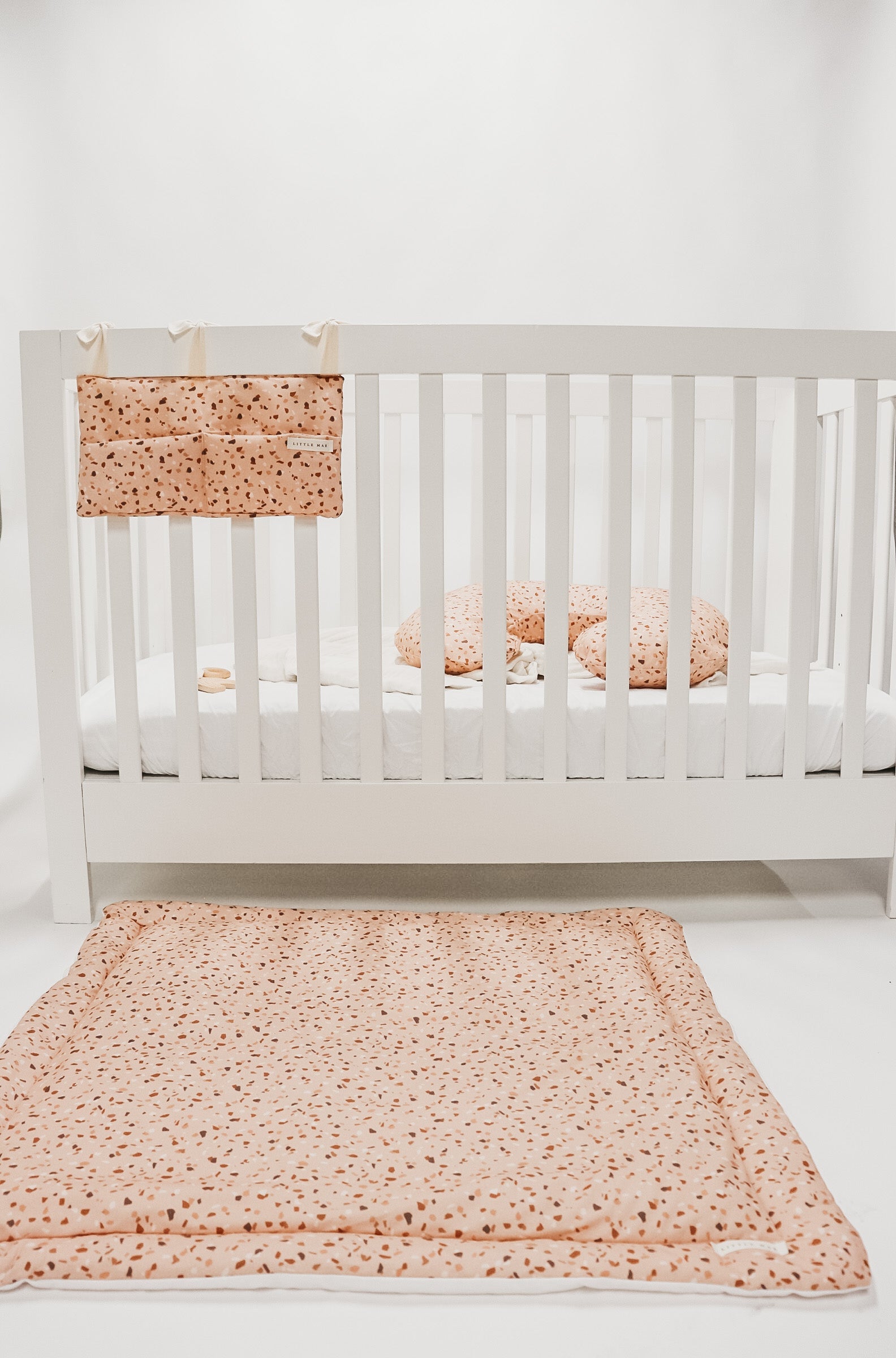 Pebble Crib Organizer