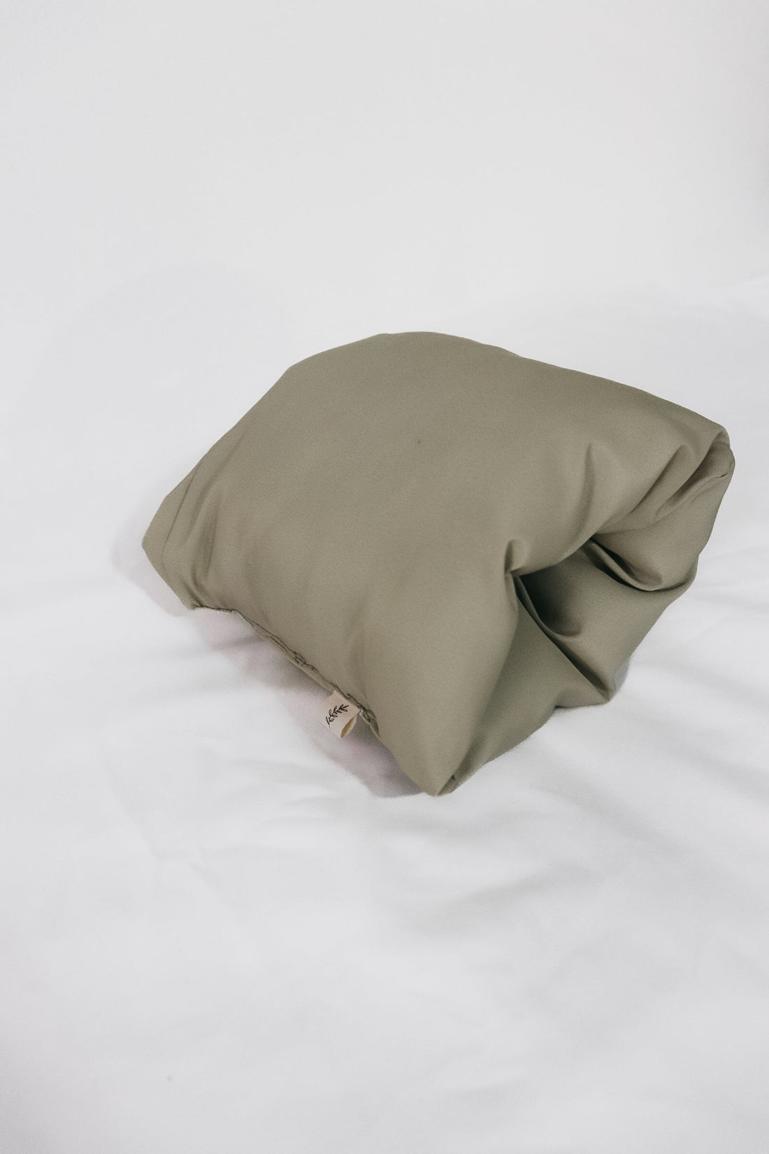 Meadow Wipeable Cradle Arm Pillow