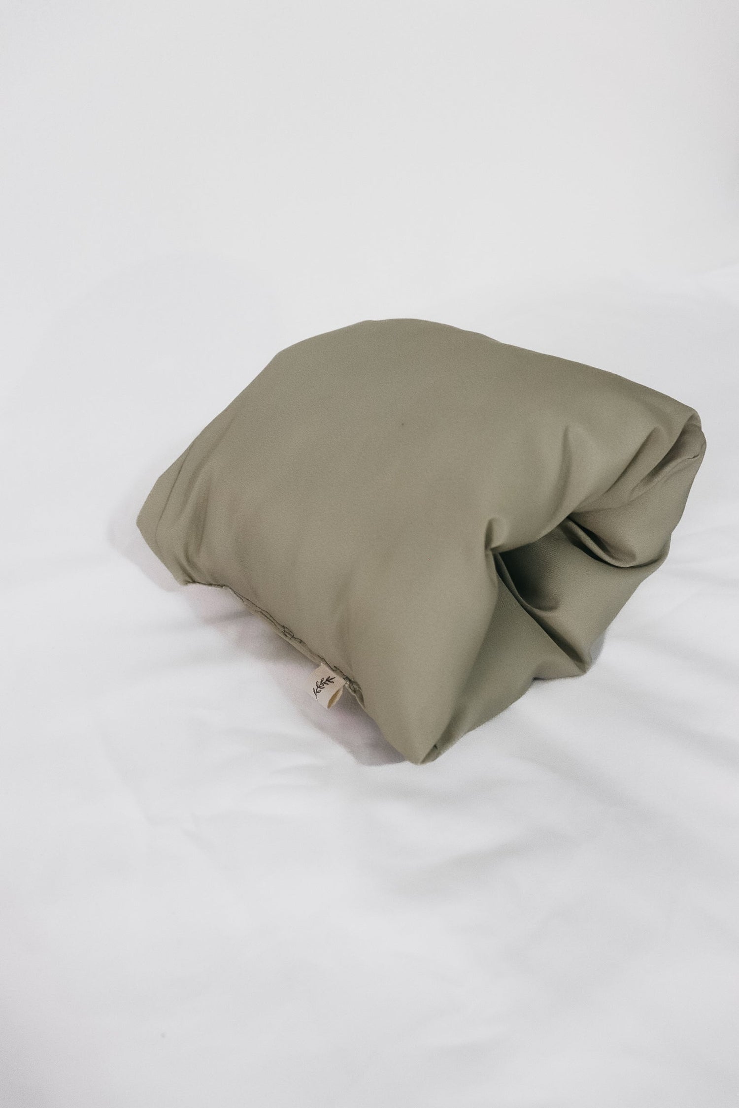 Meadow Wipeable Cradle Arm Pillow