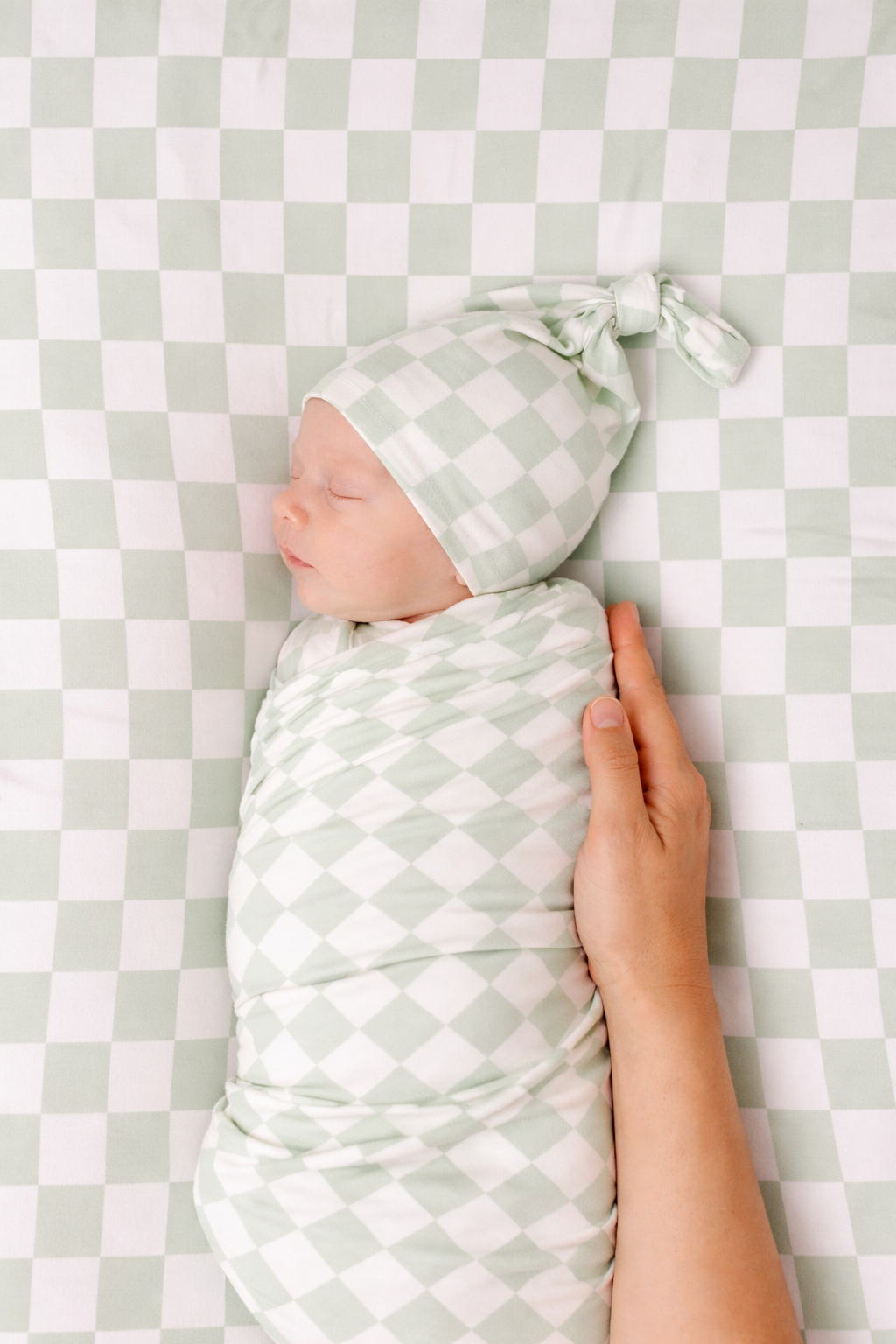 Leaf Green &amp; White Checkered Stretch Swaddle