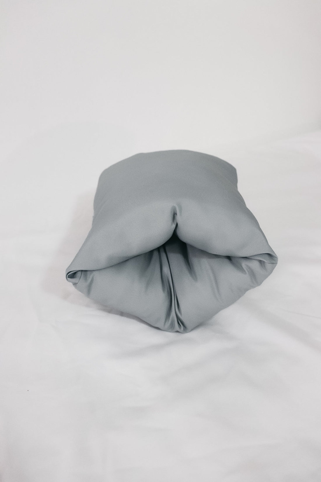 Lagoon Wipeable Cradle Arm Pillow