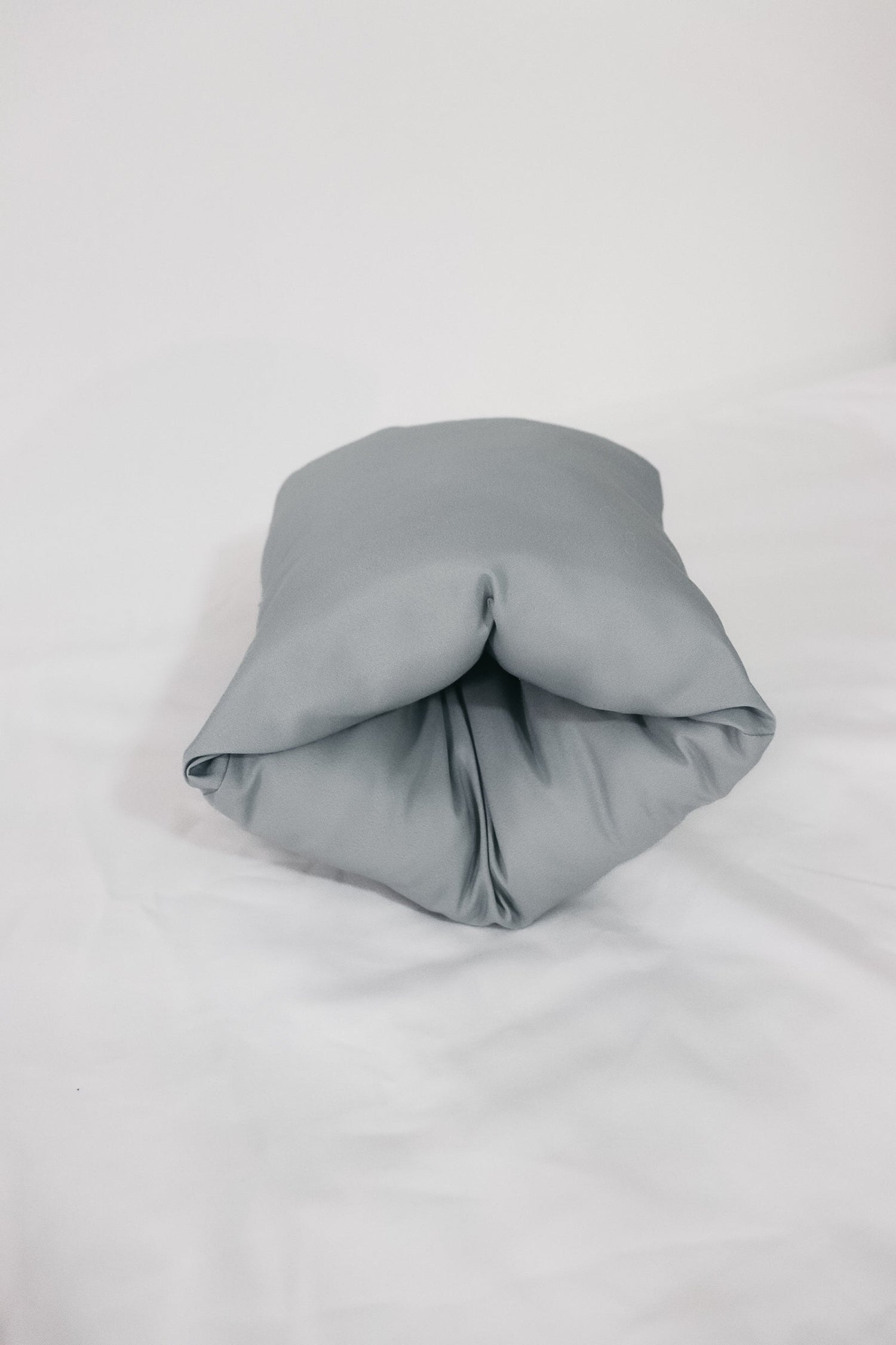 Lagoon Wipeable Cradle Arm Pillow